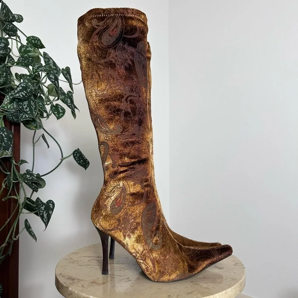 Vintage 90s 2000s knee high square pointed toe high heel, velvet paisley pattern - Picture 6 of 8